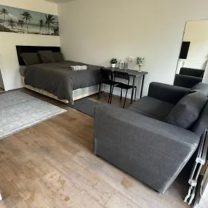  Holiday home E14 Elegance United Kingdom